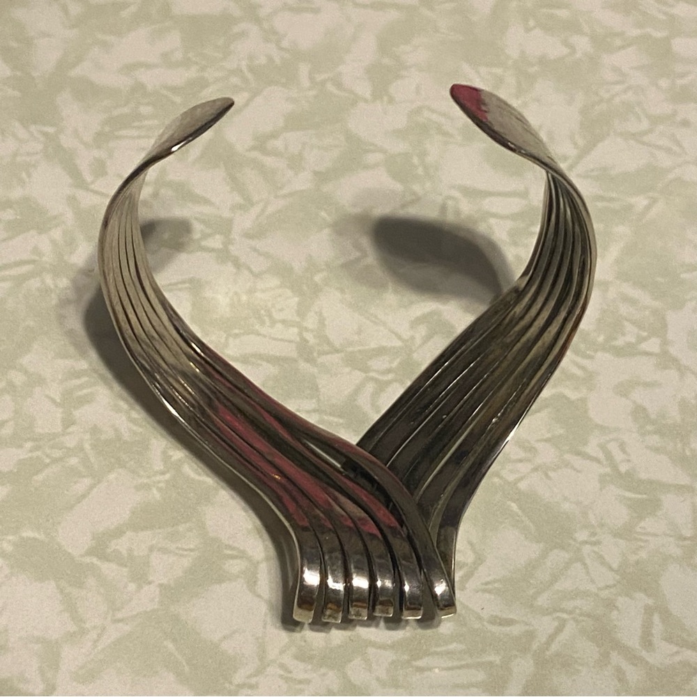 Unique Twisted Metal Cuff Bracelet #6391 - Picture 8 of 10